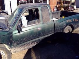 1999 TOYOTA TACOMA GREEN SR5 EXTD CAB 2.4L MT 2WD. Z24876
